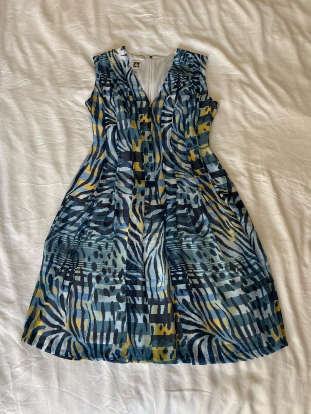 Ann Klein Sleeveless Blue Patterned V-Neck Women's Dress